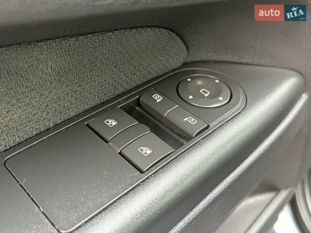 Серый Опель Зафира, объемом двигателя 1.8 л и пробегом 196 тыс. км за 5490 $, фото 29 на Automoto.ua