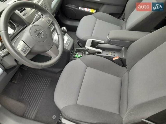 Серый Опель Зафира, объемом двигателя 1.8 л и пробегом 188 тыс. км за 6350 $, фото 10 на Automoto.ua