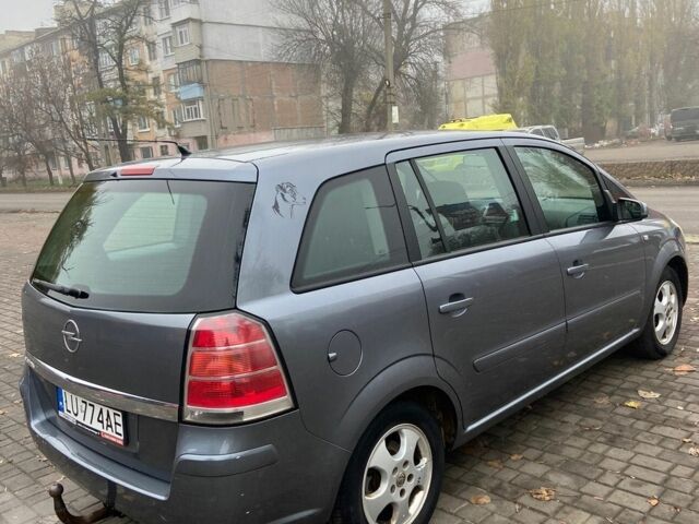 Серый Опель Зафира, объемом двигателя 1.6 л и пробегом 250 тыс. км за 2900 $, фото 3 на Automoto.ua