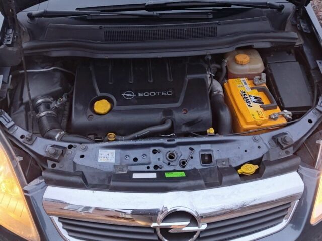 Серый Опель Зафира, объемом двигателя 1.9 л и пробегом 254 тыс. км за 5200 $, фото 4 на Automoto.ua