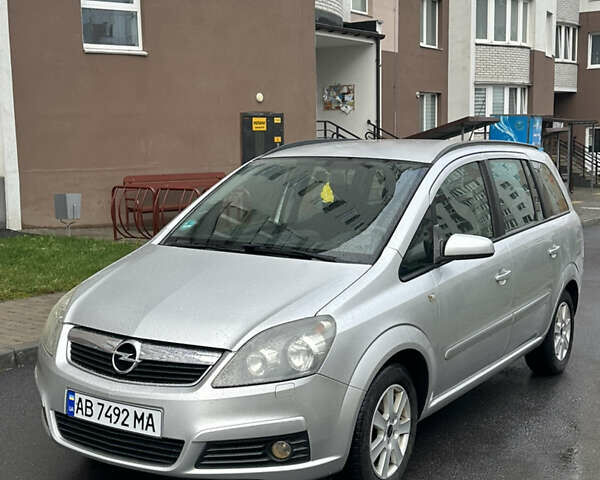 Серый Опель Зафира, объемом двигателя 1.8 л и пробегом 255 тыс. км за 5199 $, фото 46 на Automoto.ua