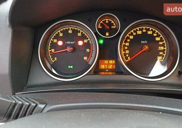 Серый Опель Зафира, объемом двигателя 1.6 л и пробегом 197 тыс. км за 6050 $, фото 12 на Automoto.ua