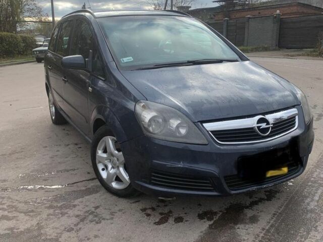 Серый Опель Зафира, объемом двигателя 1.9 л и пробегом 345 тыс. км за 2400 $, фото 1 на Automoto.ua