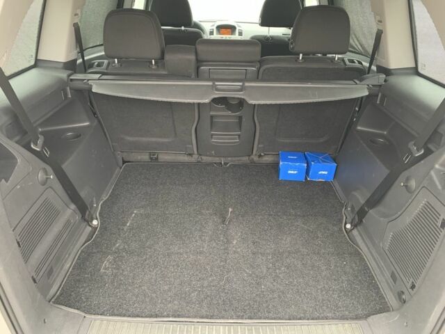 Серый Опель Зафира, объемом двигателя 1.6 л и пробегом 210 тыс. км за 5500 $, фото 8 на Automoto.ua