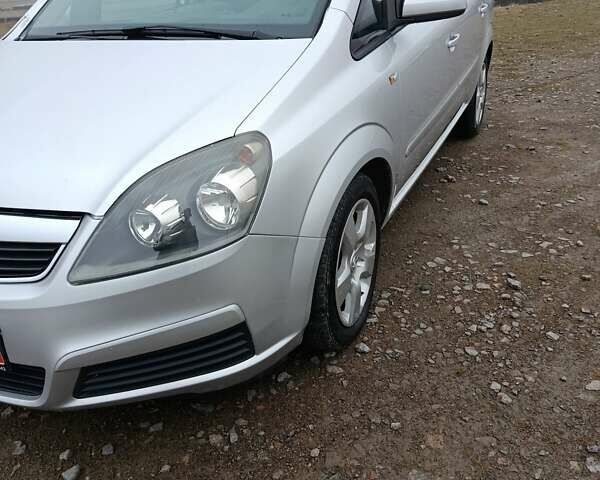 Серый Опель Зафира, объемом двигателя 1.9 л и пробегом 240 тыс. км за 5950 $, фото 18 на Automoto.ua