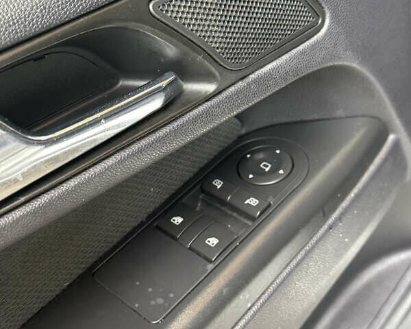 Серый Опель Зафира, объемом двигателя 1.8 л и пробегом 255 тыс. км за 5199 $, фото 37 на Automoto.ua