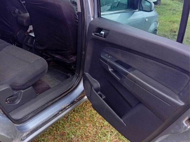 Серый Опель Зафира, объемом двигателя 1.9 л и пробегом 340 тыс. км за 2299 $, фото 8 на Automoto.ua