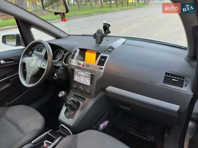 Серый Опель Зафира, объемом двигателя 1.8 л и пробегом 327 тыс. км за 4100 $, фото 8 на Automoto.ua