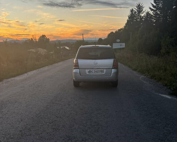 Серый Опель Зафира, объемом двигателя 1.91 л и пробегом 290 тыс. км за 5500 $, фото 4 на Automoto.ua