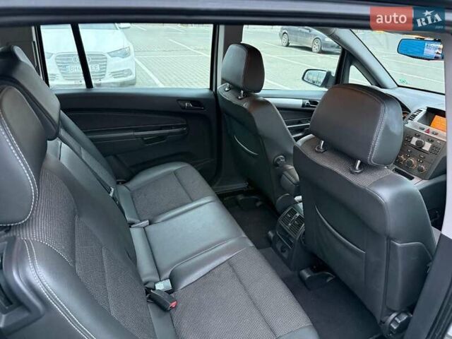 Сірий Опель Зафіра, об'ємом двигуна 1.9 л та пробігом 171 тис. км за 5700 $, фото 20 на Automoto.ua