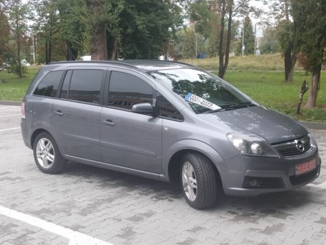 Серый Опель Зафира, объемом двигателя 2.2 л и пробегом 280 тыс. км за 5650 $, фото 1 на Automoto.ua