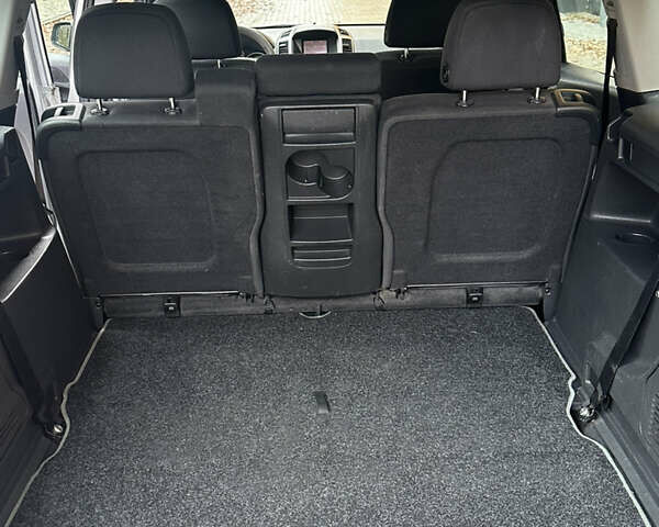 Серый Опель Зафира, объемом двигателя 1.8 л и пробегом 255 тыс. км за 5199 $, фото 45 на Automoto.ua