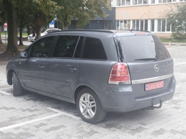 Серый Опель Зафира, объемом двигателя 2.2 л и пробегом 279 тыс. км за 4999 $, фото 2 на Automoto.ua