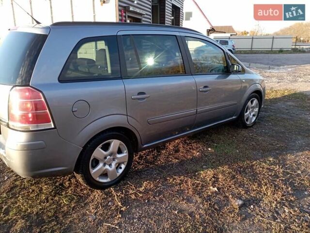 Серый Опель Зафира, объемом двигателя 1.91 л и пробегом 341 тыс. км за 4750 $, фото 3 на Automoto.ua