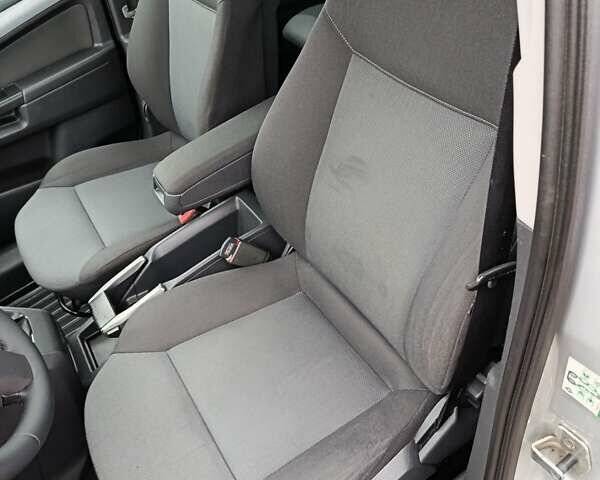 Серый Опель Зафира, объемом двигателя 1.9 л и пробегом 240 тыс. км за 5950 $, фото 9 на Automoto.ua