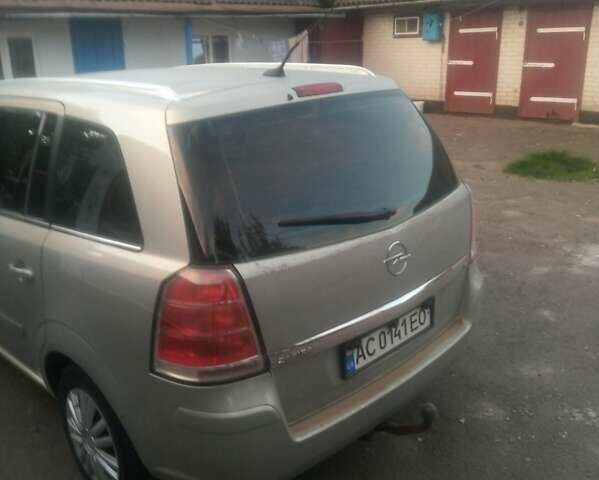 Серый Опель Зафира, объемом двигателя 1.8 л и пробегом 273 тыс. км за 5100 $, фото 5 на Automoto.ua