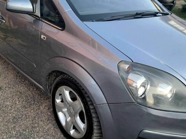 Сірий Опель Зафіра, об'ємом двигуна 1.9 л та пробігом 232 тис. км за 5200 $, фото 2 на Automoto.ua