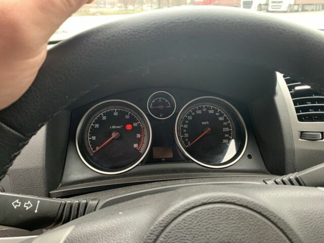 Серый Опель Зафира, объемом двигателя 1.6 л и пробегом 210 тыс. км за 5500 $, фото 18 на Automoto.ua