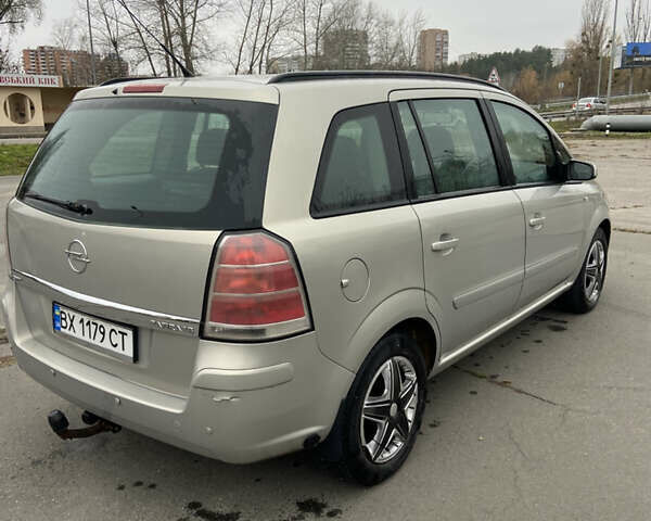 Сірий Опель Зафіра, об'ємом двигуна 1.8 л та пробігом 380 тис. км за 4800 $, фото 7 на Automoto.ua