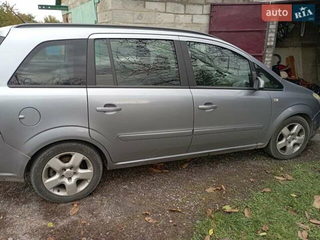 Серый Опель Зафира, объемом двигателя 1.91 л и пробегом 341 тыс. км за 4750 $, фото 9 на Automoto.ua