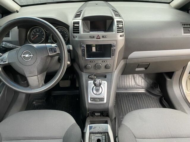 Серый Опель Зафира, объемом двигателя 1.8 л и пробегом 182 тыс. км за 6000 $, фото 4 на Automoto.ua