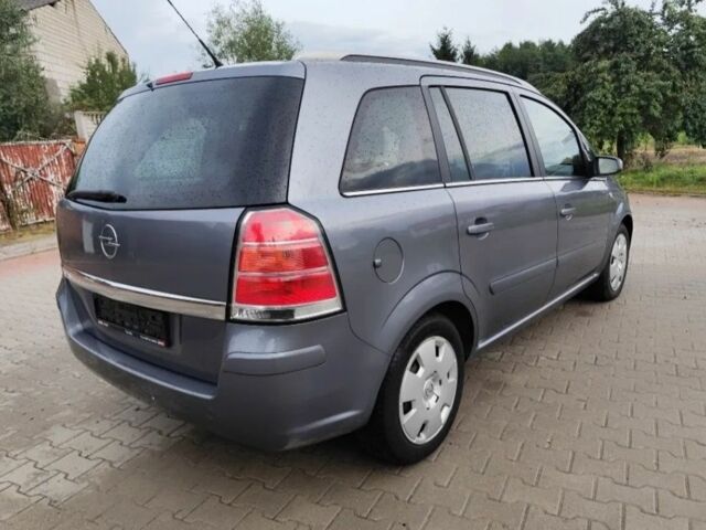 Серый Опель Зафира, объемом двигателя 2.2 л и пробегом 270 тыс. км за 4999 $, фото 1 на Automoto.ua