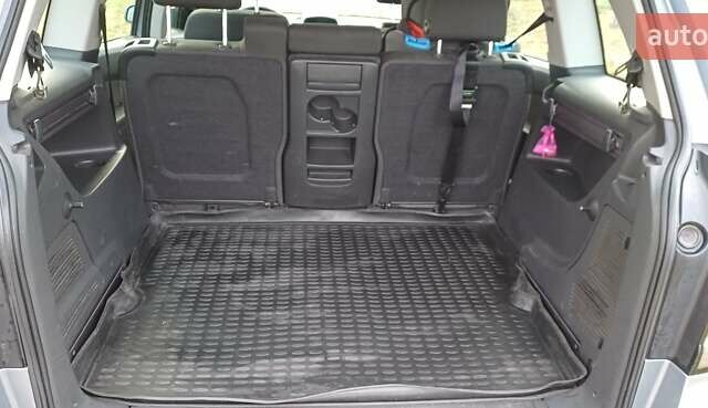 Серый Опель Зафира, объемом двигателя 1.9 л и пробегом 240 тыс. км за 4200 $, фото 23 на Automoto.ua