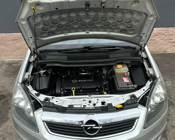 Серый Опель Зафира, объемом двигателя 1.8 л и пробегом 197 тыс. км за 5999 $, фото 28 на Automoto.ua