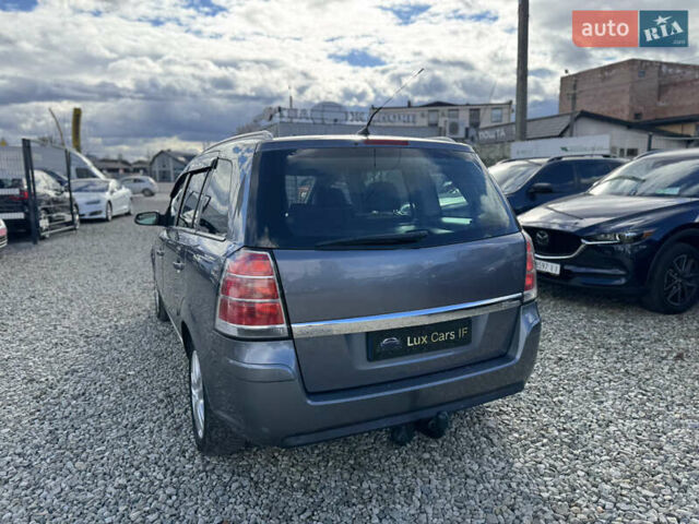 Серый Опель Зафира, объемом двигателя 2.2 л и пробегом 285 тыс. км за 4200 $, фото 9 на Automoto.ua