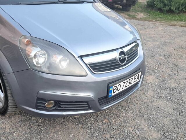 Сірий Опель Зафіра, об'ємом двигуна 1.9 л та пробігом 232 тис. км за 5200 $, фото 1 на Automoto.ua