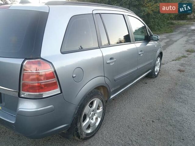 Серый Опель Зафира, объемом двигателя 1.9 л и пробегом 277 тыс. км за 5700 $, фото 2 на Automoto.ua