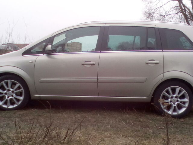 Сірий Опель Зафіра, об'ємом двигуна 1.9 л та пробігом 195 тис. км за 7999 $, фото 5 на Automoto.ua