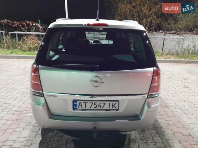 Серый Опель Зафира, объемом двигателя 1.8 л и пробегом 188 тыс. км за 6350 $, фото 9 на Automoto.ua