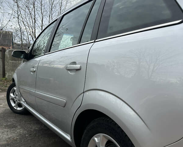 Серый Опель Зафира, объемом двигателя 1.8 л и пробегом 197 тыс. км за 5999 $, фото 39 на Automoto.ua