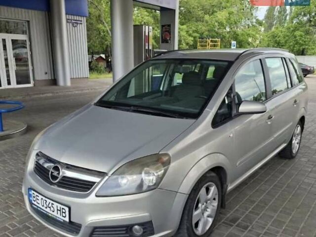 Серый Опель Зафира, объемом двигателя 1.8 л и пробегом 210 тыс. км за 5700 $, фото 2 на Automoto.ua