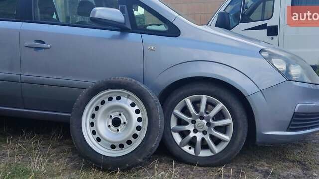 Серый Опель Зафира, объемом двигателя 1.91 л и пробегом 350 тыс. км за 5850 $, фото 10 на Automoto.ua