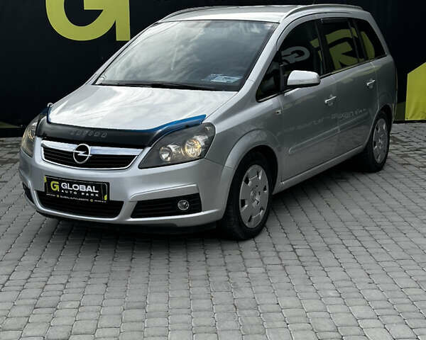 Серый Опель Зафира, объемом двигателя 1.6 л и пробегом 342 тыс. км за 6500 $, фото 2 на Automoto.ua