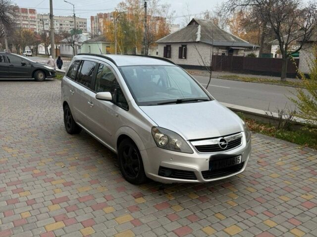 Серый Опель Зафира, объемом двигателя 1.9 л и пробегом 330 тыс. км за 2750 $, фото 2 на Automoto.ua