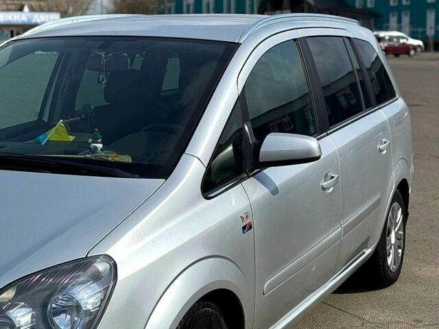 Сірий Опель Зафіра, об'ємом двигуна 1.6 л та пробігом 0 тис. км за 6000 $, фото 1 на Automoto.ua