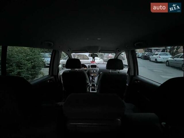 Серый Опель Зафира, объемом двигателя 1.9 л и пробегом 270 тыс. км за 6000 $, фото 5 на Automoto.ua