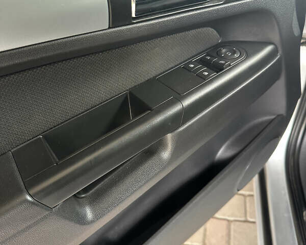 Серый Опель Зафира, объемом двигателя 1.8 л и пробегом 185 тыс. км за 5500 $, фото 2 на Automoto.ua