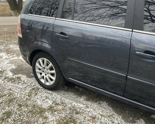 Серый Опель Зафира, объемом двигателя 2.2 л и пробегом 215 тыс. км за 8200 $, фото 8 на Automoto.ua