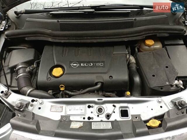 Серый Опель Зафира, объемом двигателя 1.91 л и пробегом 341 тыс. км за 4750 $, фото 14 на Automoto.ua