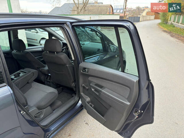 Серый Опель Зафира, объемом двигателя 1.8 л и пробегом 196 тыс. км за 5490 $, фото 14 на Automoto.ua