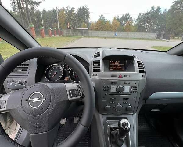 Серый Опель Зафира, объемом двигателя 1.8 л и пробегом 221 тыс. км за 4750 $, фото 17 на Automoto.ua