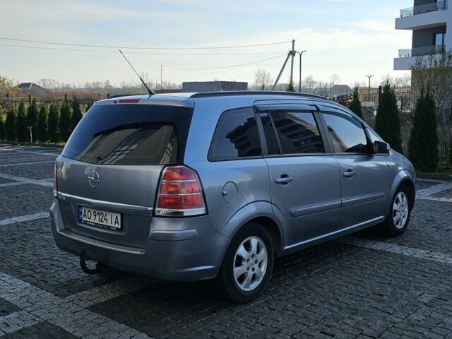Серый Опель Зафира, объемом двигателя 1.6 л и пробегом 287 тыс. км за 4500 $, фото 3 на Automoto.ua