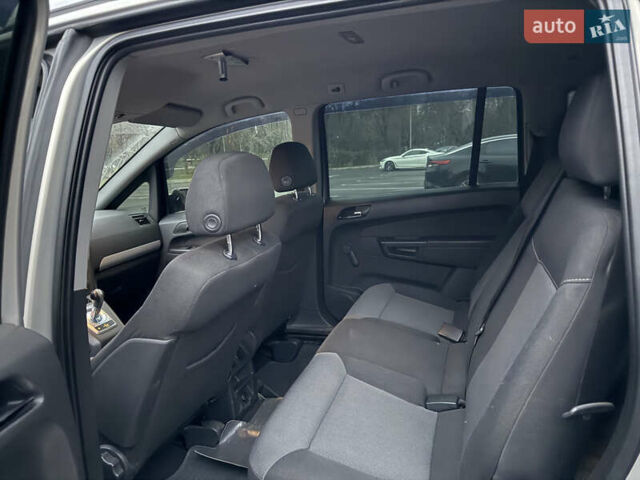 Сірий Опель Зафіра, об'ємом двигуна 1.8 л та пробігом 205 тис. км за 5800 $, фото 8 на Automoto.ua