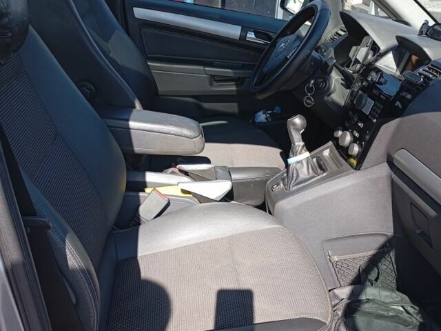 Сірий Опель Зафіра, об'ємом двигуна 1.8 л та пробігом 317 тис. км за 7700 $, фото 2 на Automoto.ua