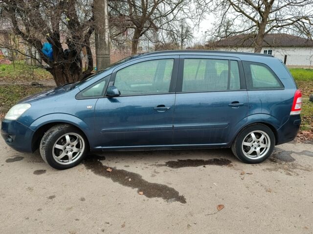 Серый Опель Зафира, объемом двигателя 1 л и пробегом 190 тыс. км за 5500 $, фото 1 на Automoto.ua