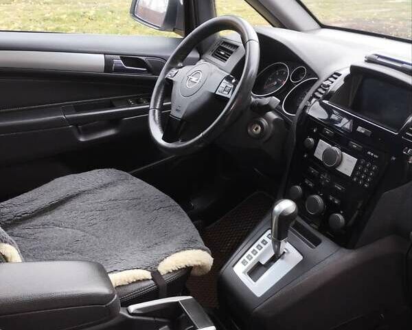 Серый Опель Зафира, объемом двигателя 1.9 л и пробегом 336 тыс. км за 6300 $, фото 7 на Automoto.ua